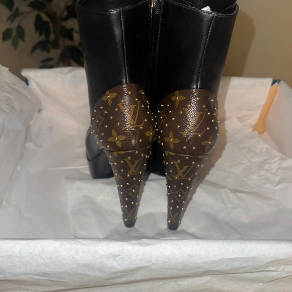 Louis Vuitton Afterglow Platform Ankle Boot - Picture 4 of 6